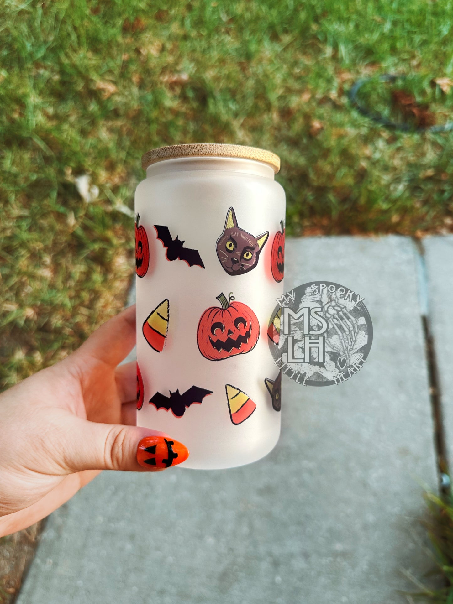 Halloween Vintage 16oz Frosted Glass Cup