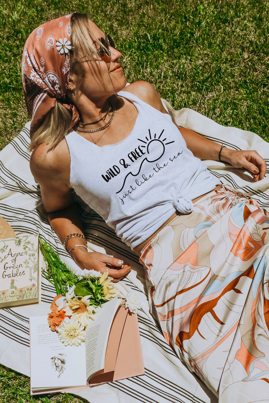 Wild and Free just like the sea PNG File